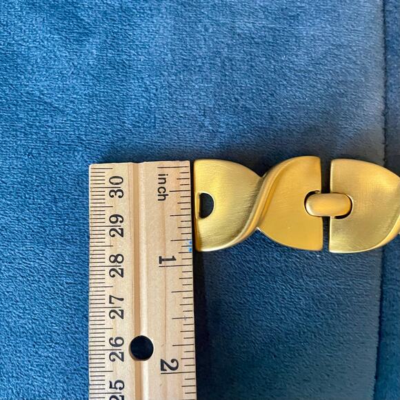 Vintage Givenchy Hourglass Gold Tone Link Bracelet & Clip Earrings Set 80s - Picture 8 of 11